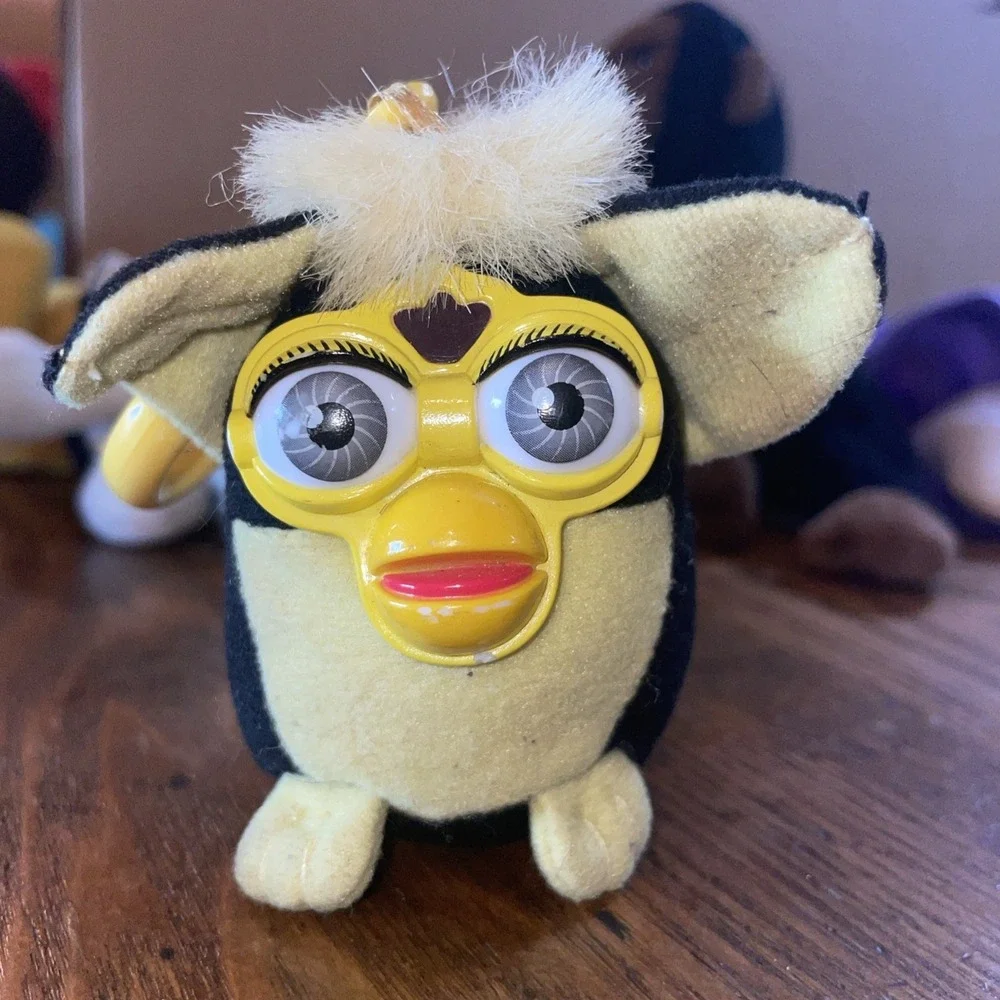 vintage 1995 WORKING Black Furby keychain hook Gray‎ Eyes (needs Batteries)